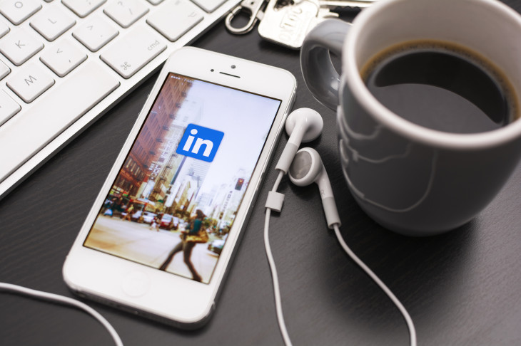 4 Tips to Win Business on LinkedIn with Video